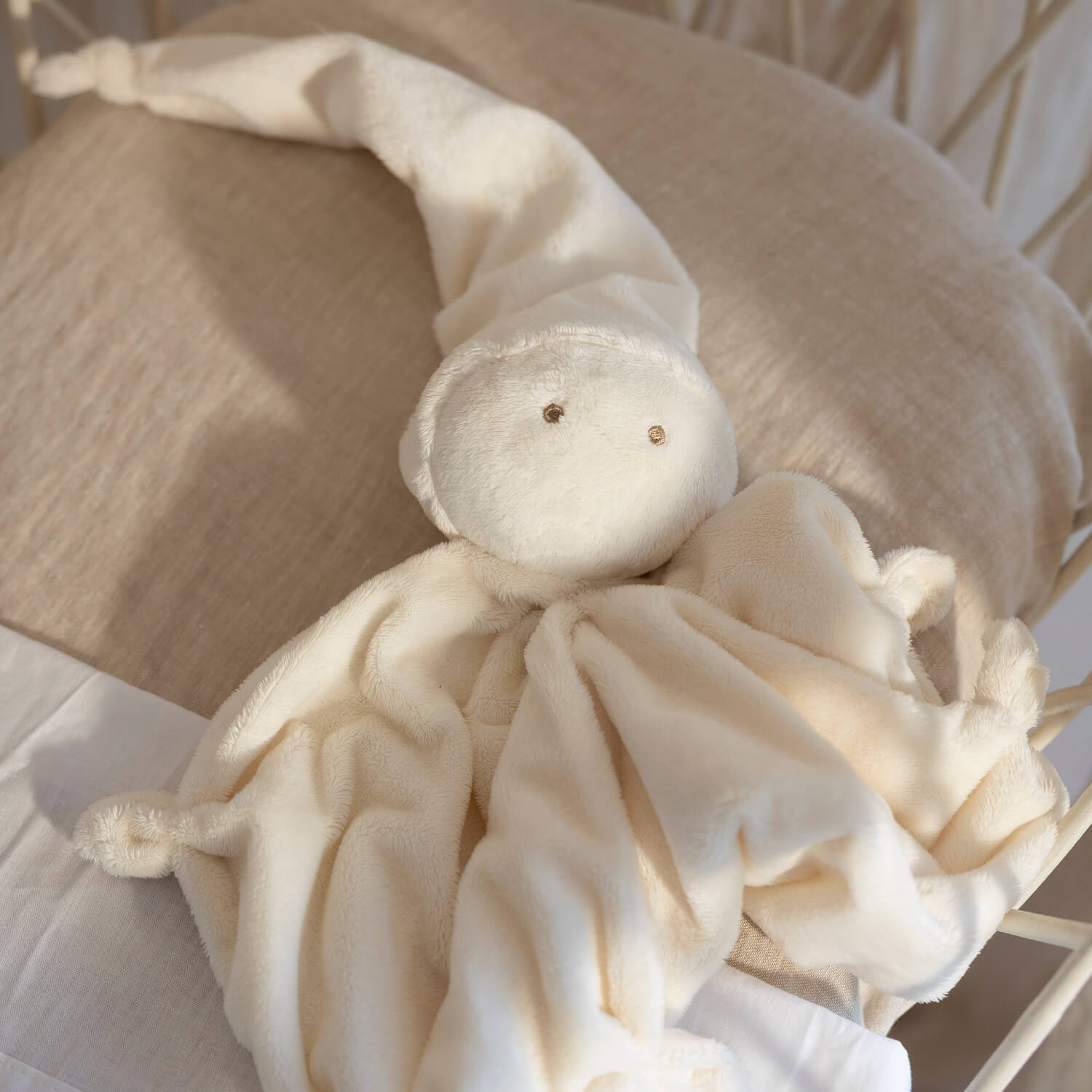 difrax-knuffeldoek-soft-doudou-en-peluche-ultra-douce-avec-bonnet-pointu-d-s-la- image 3