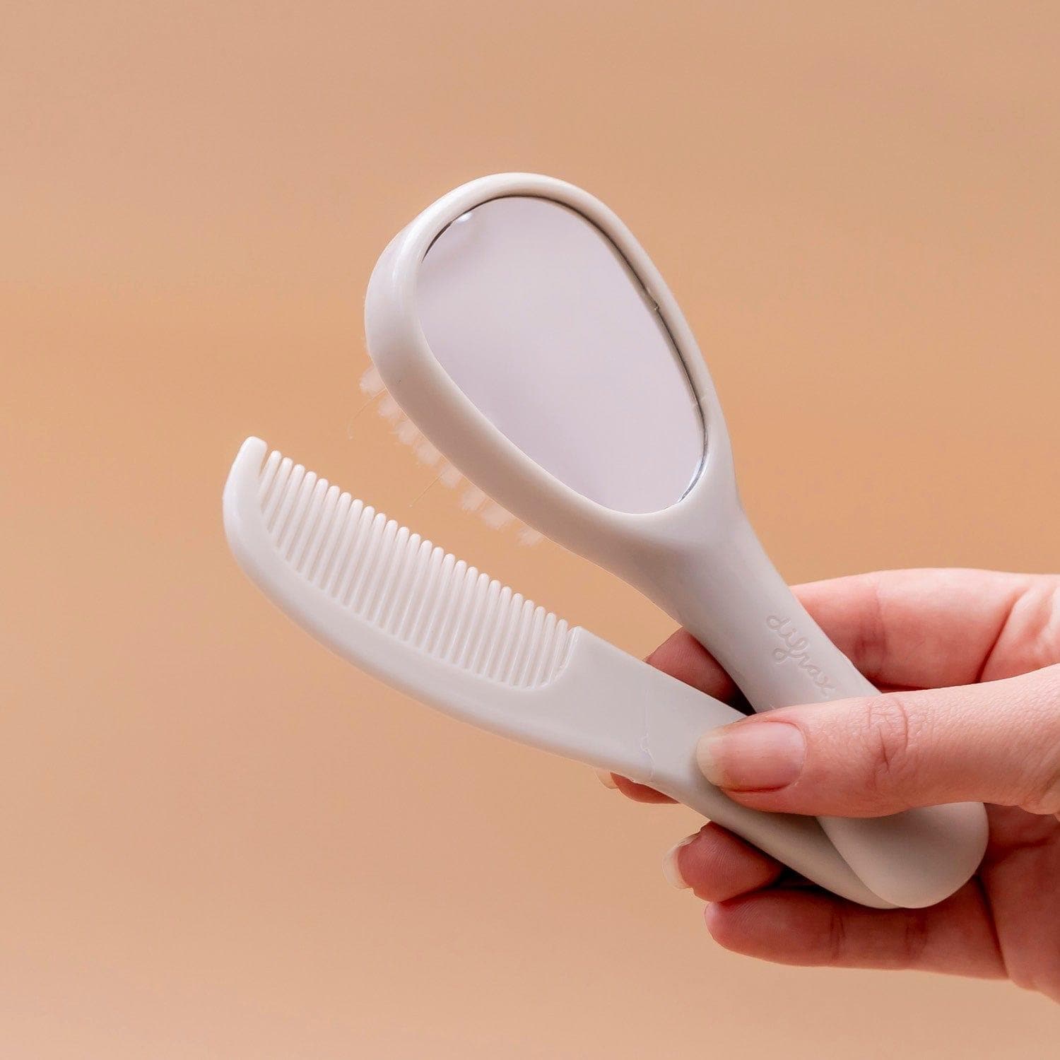 difrax-brosse-et-peigne-b-b-set-de-soin-du-cuir-chevelu-d-s-la-naissance-avec-mi image 2