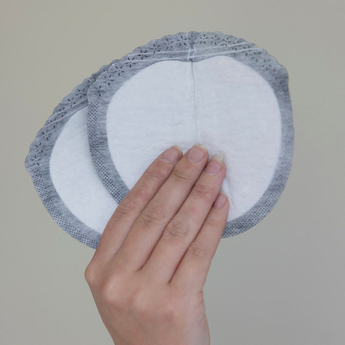 difrax-compresses-d-allaitement-jetables-40-pi-ces-blanc-noir-ultra-absorbantes- image 4